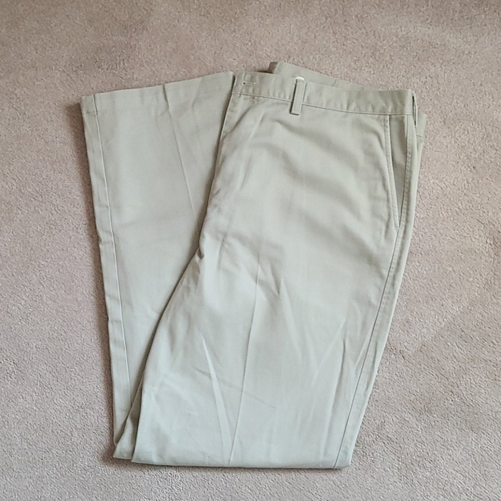 Haggar Black Label Khaki pants 38 x 32
